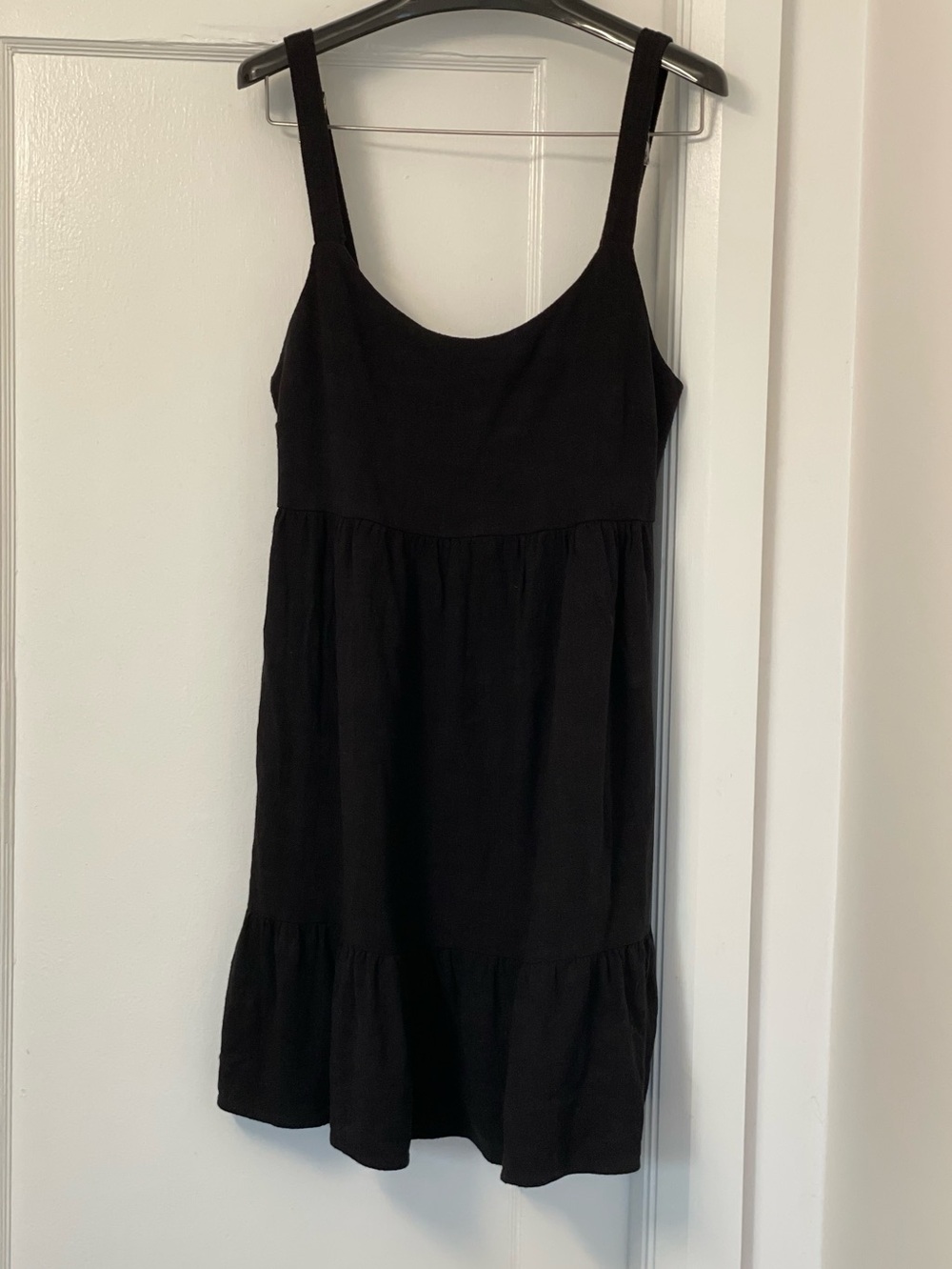 RD Style Black Sleeveless Mini Dress with Tiered Hem
